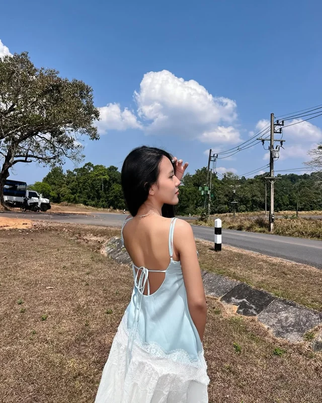 ชุดเซ็ต Feelfree เสื้อสายเดี่ยวและกระโปรงยาว thumbnail 3