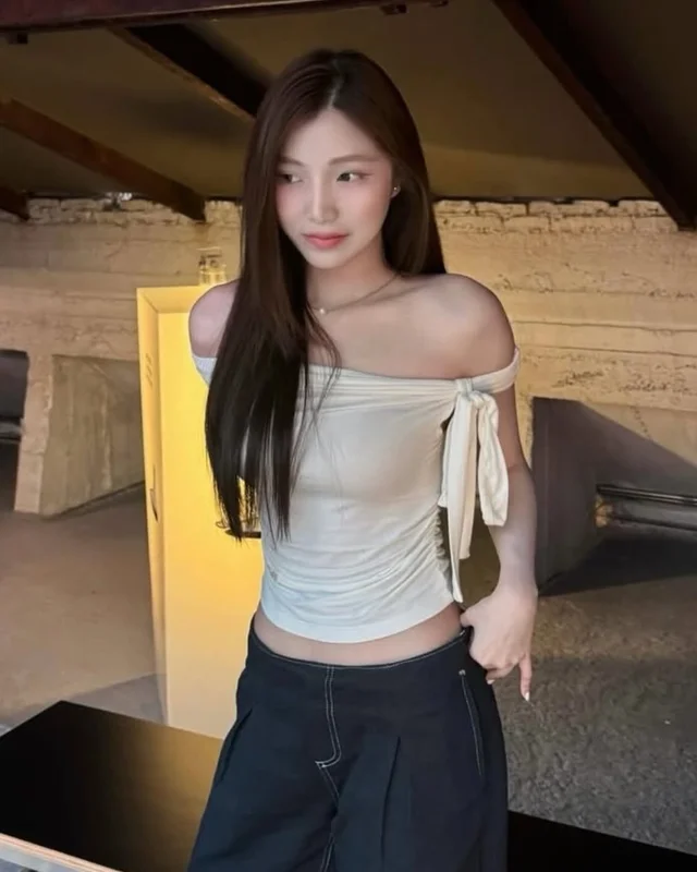 เสื้อปาดไหล่ Rudy  thumbnail 2