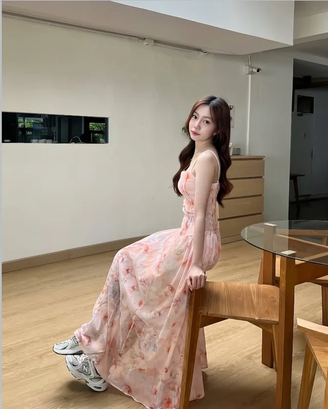 เดรสยาว G2N ลายดอกไม้โทนชมพู (alternate)