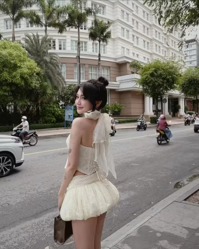 Bellin Closet Halter Top  Ruffled Mini Skirt Set ชุดเวียดนาม thumbnail 3
