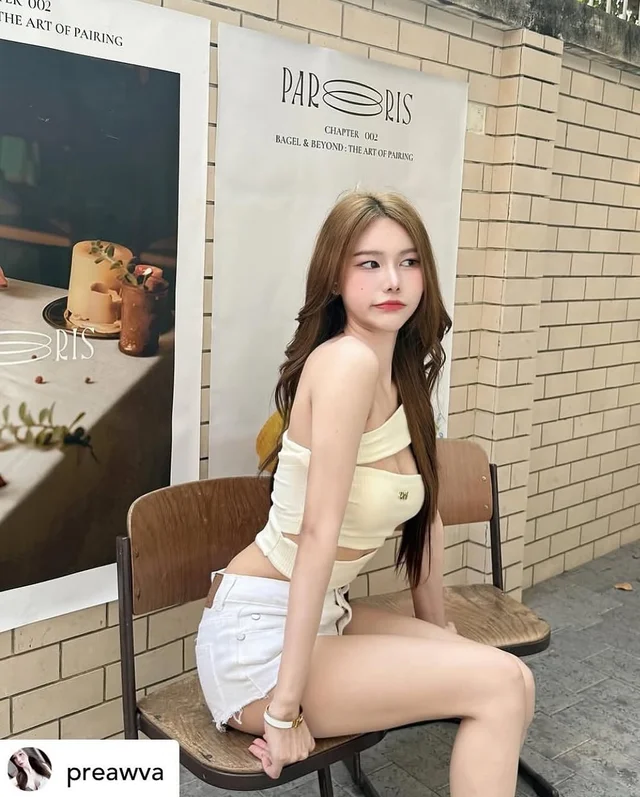 เสื้อครอป Unigam เปิดไหล่มีดีเทล  thumbnail 4