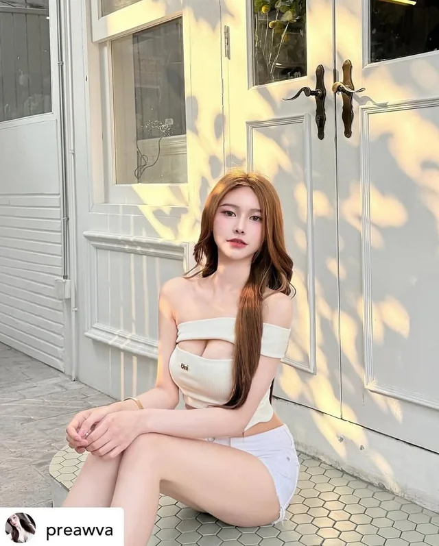 เสื้อครอป Unigam เปิดไหล่มีดีเทล  thumbnail 3