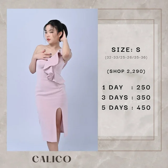 CALICO เดรสสั้นไหล่เดียวระบายโทนชมพู Short Dress