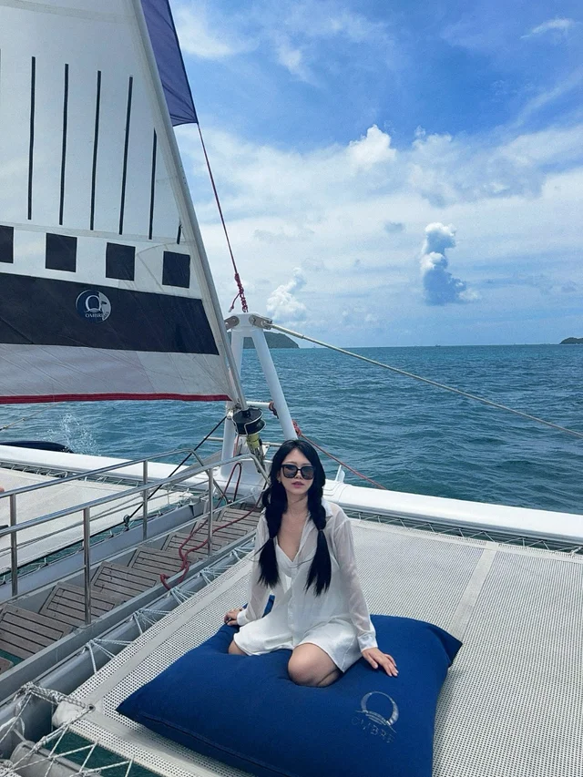 เดรสสั้นสีขาว thumbnail 3