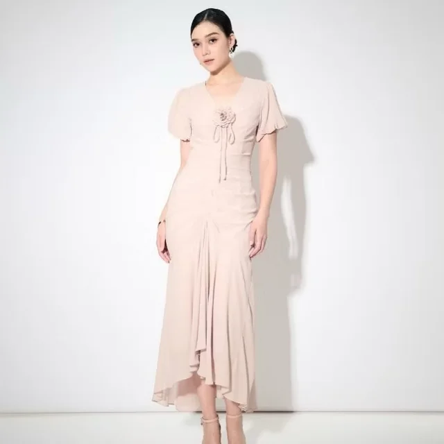 ชุดเดรสยาว Firrr official สีเบจ Long Dress (alternate)