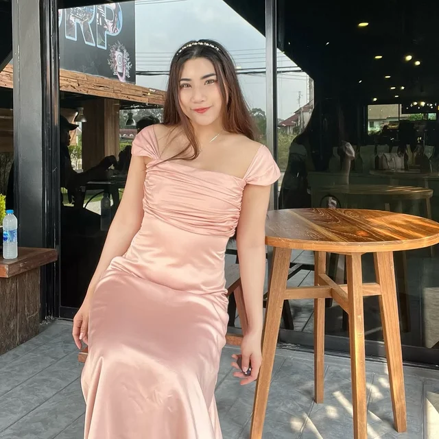Pirunya official เดรสยาวไหล่ปาดสีชมพู thumbnail 3