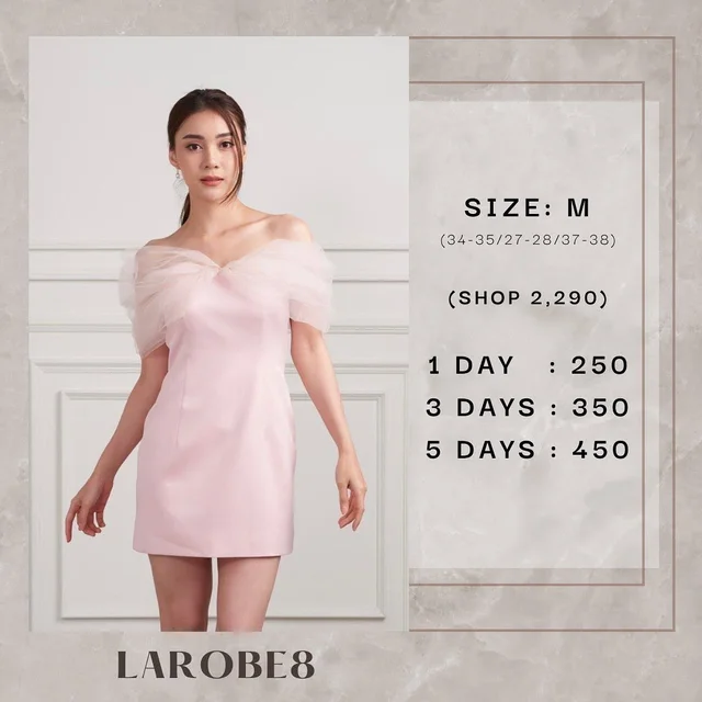 LAROBE8 เดรสสั้นปาดไหล่ผ้าชีฟอง – Off-Shoulder Mini Dress (Size M)