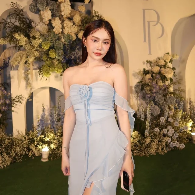 Misschiara Iris Blue Dress ราตรีปาดไหล่สีฟ้า (alternate)