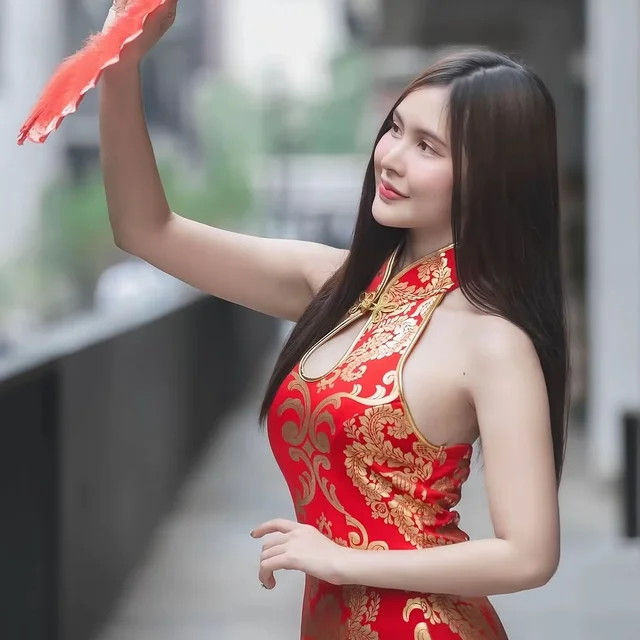QIPAO ชุดกี่เพ้าสั้นสีแดงลายทอง (alternate)