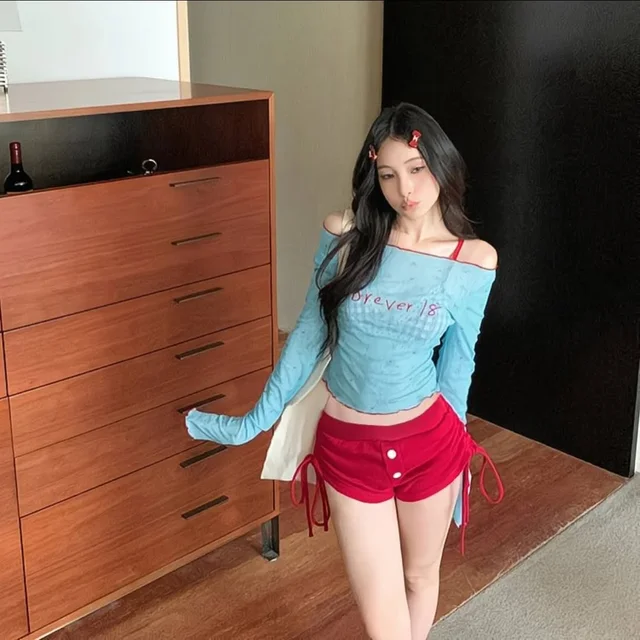 เซ็ตเสื้อซีทรูสีฟ้ากางเกงขาสั้นสีแดง thumbnail 3