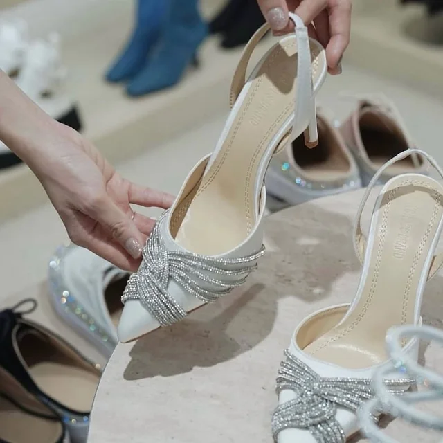 Vshoes รองเท้าส้นสูงประดับเพชร thumbnail 3