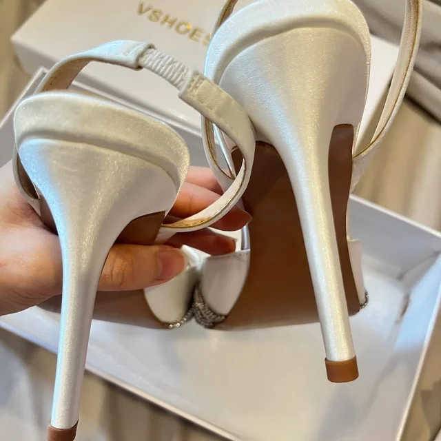 Vshoes รองเท้าส้นสูงประดับเพชร thumbnail 4