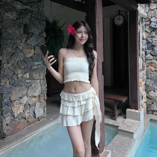avaalene ชุดเซ็ตเกาะอกสม็อคพร้อมกระโปรงสั้น Size S (alternate)