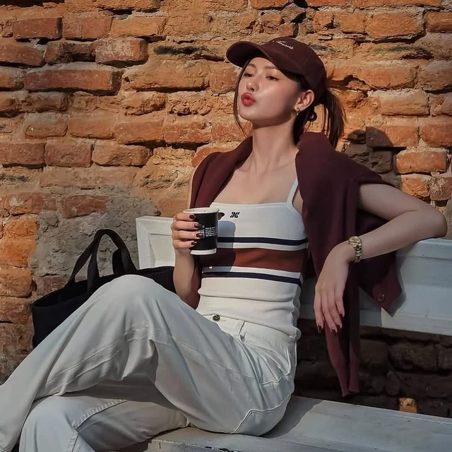 Hearteye เสื้อกล้ามครอปสั้นลายทาง (alternate)