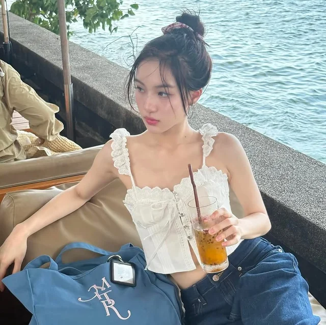 เสื้อ Mitr สายเดี่ยวลูกไม้ระบาย Size S (alternate)