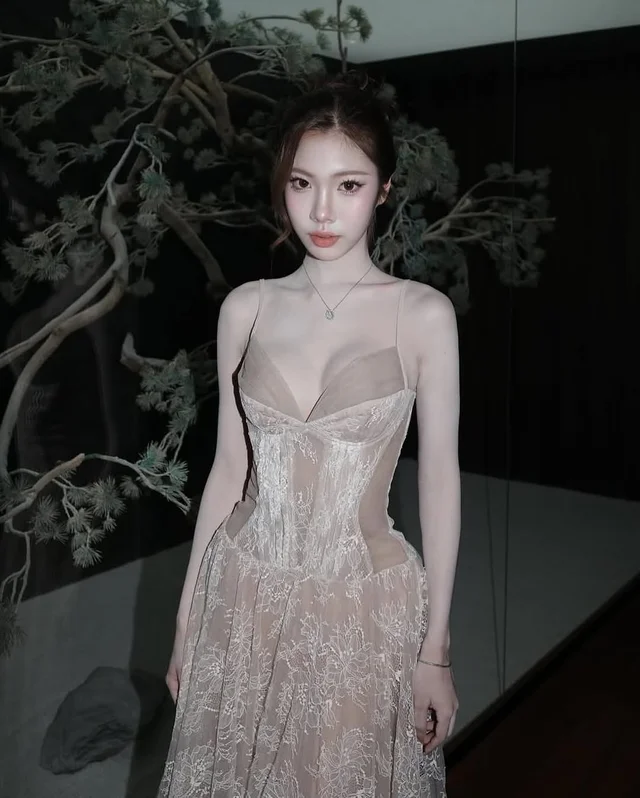 TRANAIL ALINA MAXI DRESS ชุดเวียดนาม เดรสยาว Size M thumbnail 3