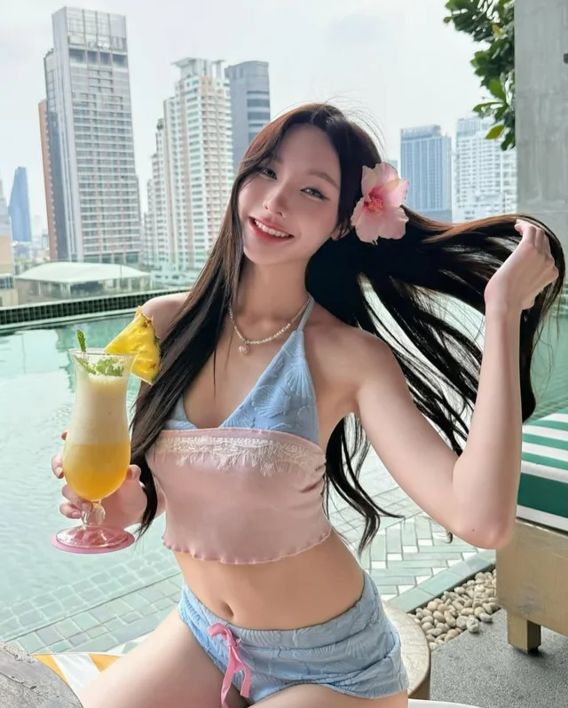 AVAALENE ชุดว่ายน้ำบิกินี่ บราครอปท็อปและกางเกงขาสั้น Size S thumbnail 3