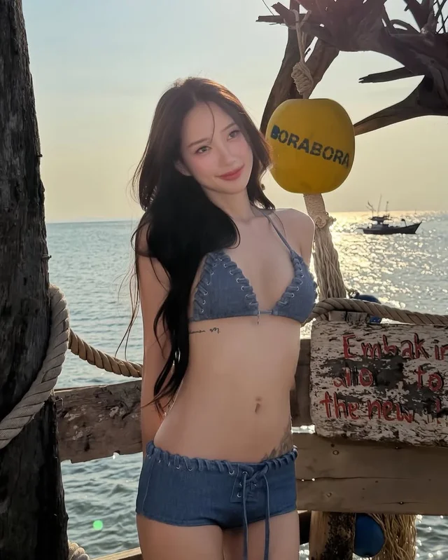 SUMMER LOCKER BABY JESSIE DENIM HOTPANTS BIKINI Size M thumbnail 3