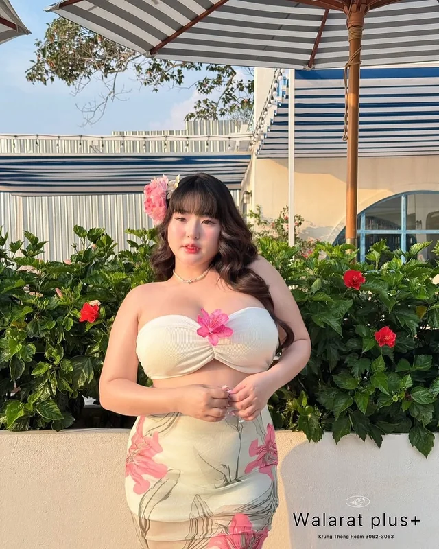 ชุดเซ็ต Walarat Plus Size เกาะอกและกระโปรงยาว ชมพู ครีม thumbnail 6