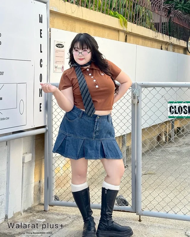 ชุดเซ็ตเสื้อครอปและกระโปรงยีนส์ Walaratplus thumbnail 3