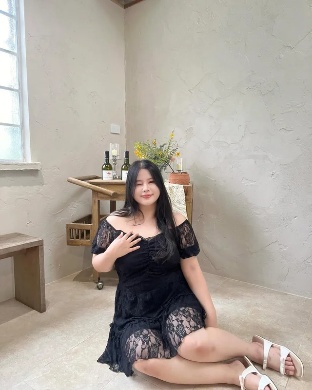 เดรสลูกไม้สีดำ linda plus thumbnail 7