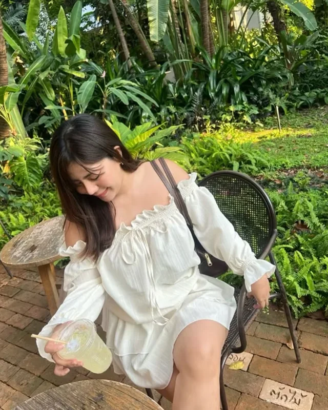 MYMESTYLE ชุดเดรสขาวพริ้วละมุน thumbnail 3