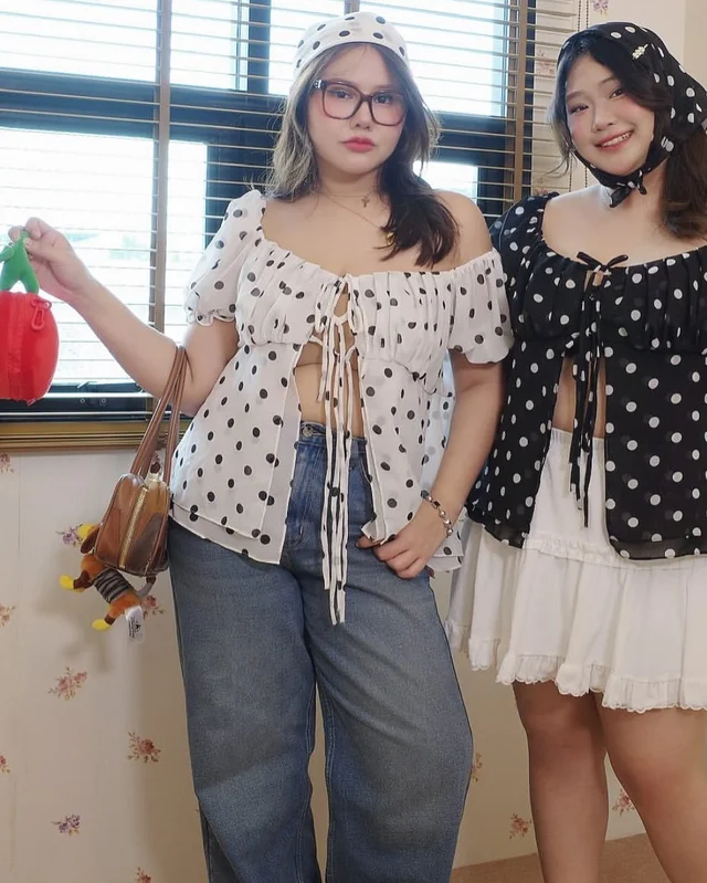 MERRYCHUBBY เสื้อสายหวานลาย Polka dot สีขาว thumbnail 4