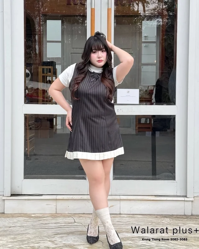 WALARUT PLUS เดรสสั้นลายทางสีดำคอปก thumbnail 5