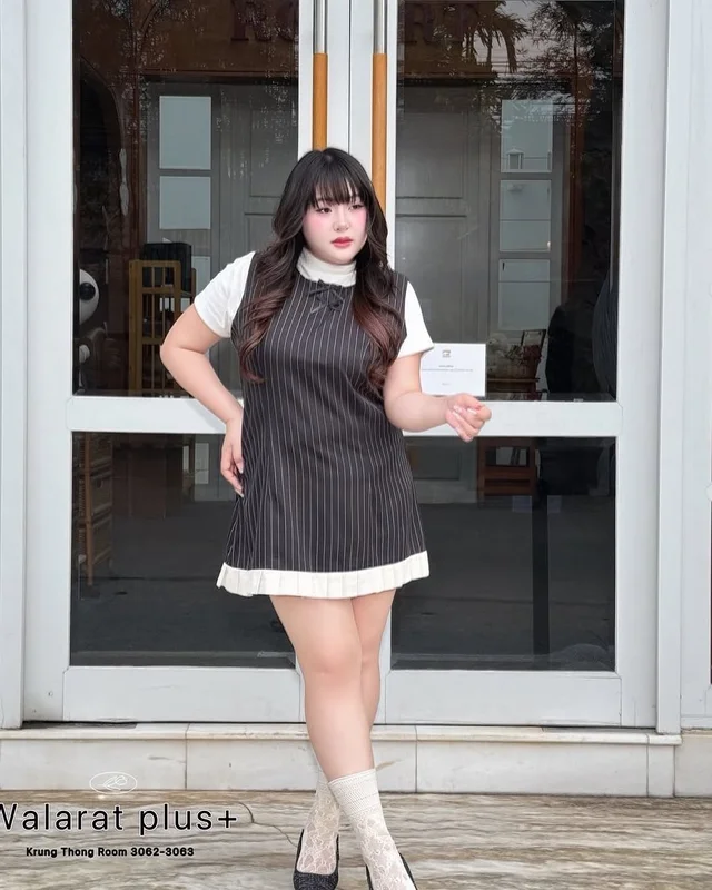 WALARUT PLUS เดรสสั้นลายทางสีดำคอปก thumbnail 6