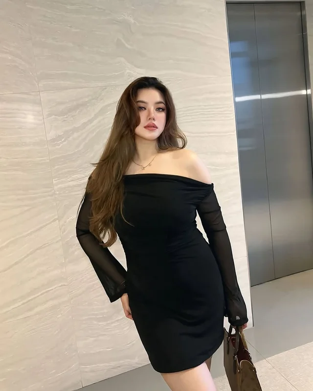 VEERAYA Dress Black Elegant เดรสสั้นปาดไหล่ (alternate)