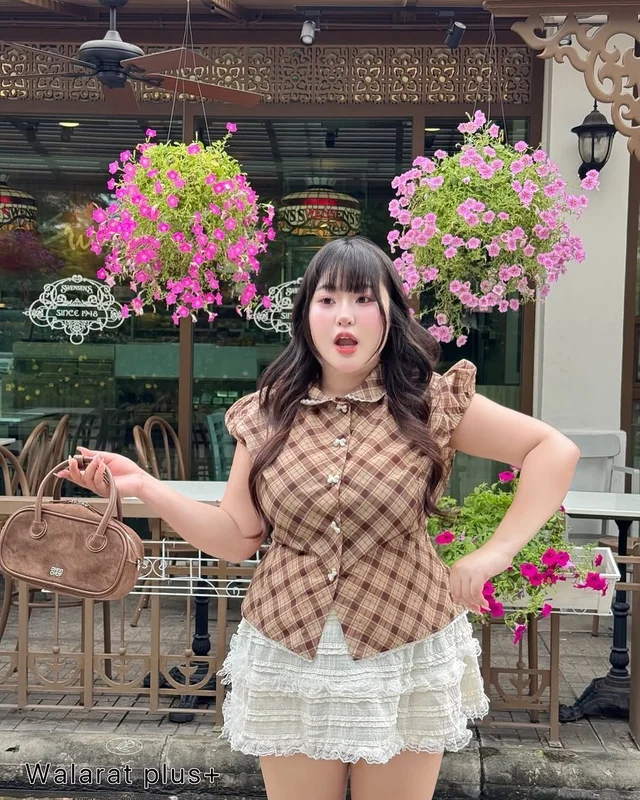 Walarut เซ็ตเสื้อลายสก๊อตและกระโปรงลูกไม้ thumbnail 5