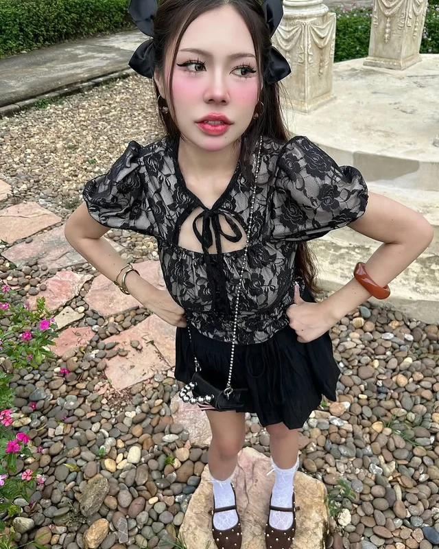 sooooly clothing ชุดเซ็ตลูกไม้ดำ เสื้อแขนตุ๊กตา กระโปรงสั้น thumbnail 4