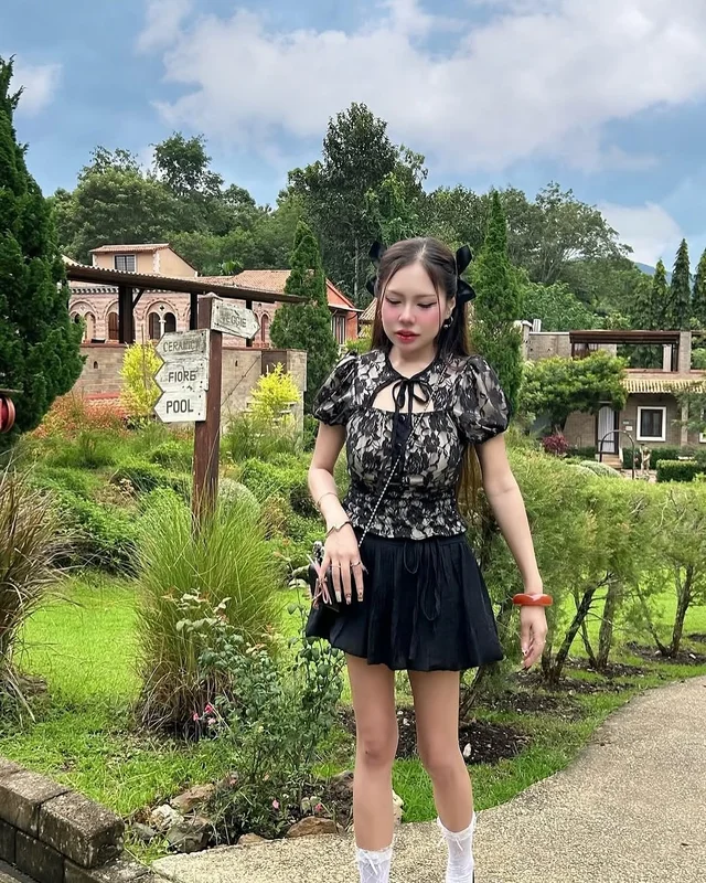 sooooly clothing ชุดเซ็ตลูกไม้ดำ เสื้อแขนตุ๊กตา กระโปรงสั้น thumbnail 5