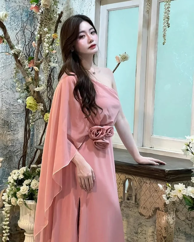 เดรสราตรีไหล่เดี่ยวสีชมพู สาวอวบ thumbnail 3