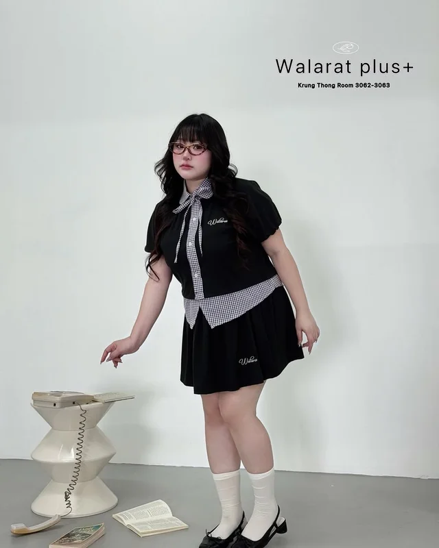 Walarat Plus ชุดเซ็ตเสื้อและกระโปรงสไตล์นักเรียน สาวอวบ (alternate)