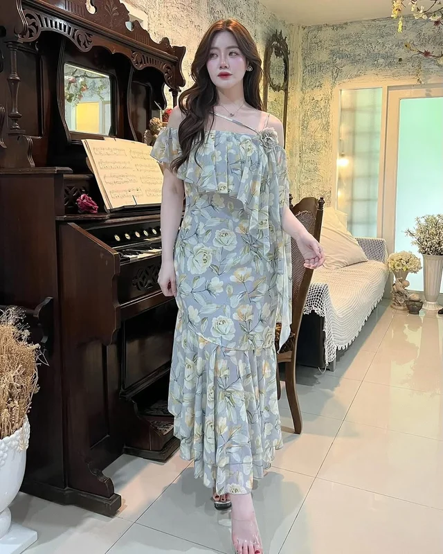 BBW SHOP เดรสลายดอกไม้ปาดไหล่ยาว (alternate)
