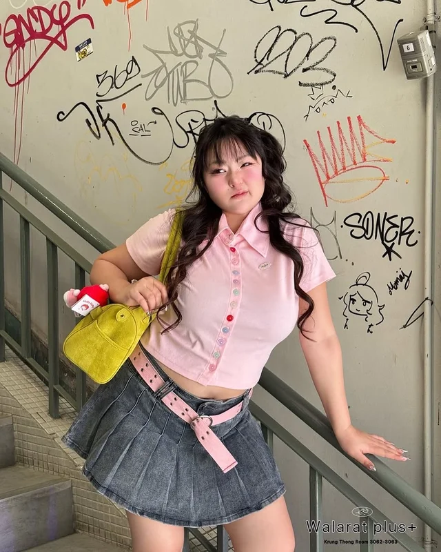 Walarat plus ชุดเซ็ตเสื้อครอปชมพูกระโปรงเดนิม thumbnail 6