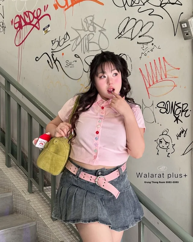 Walarat plus ชุดเซ็ตเสื้อครอปชมพูกระโปรงเดนิม thumbnail 5