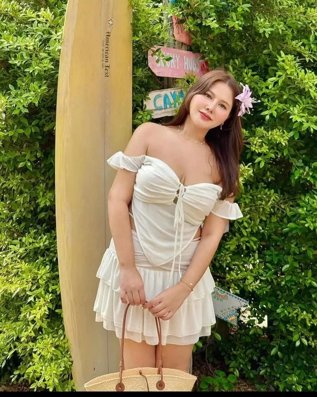 ชุดเซ็ทสองชิ้น Merry Chubby House สีขาว (alternate)