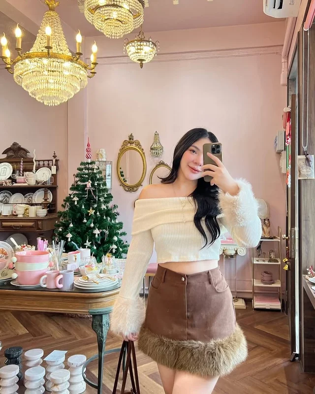 เซ็ตเสื้อปาดไหล่กระโปรงแต่งเฟอร์ a bit chubbies thumbnail 2