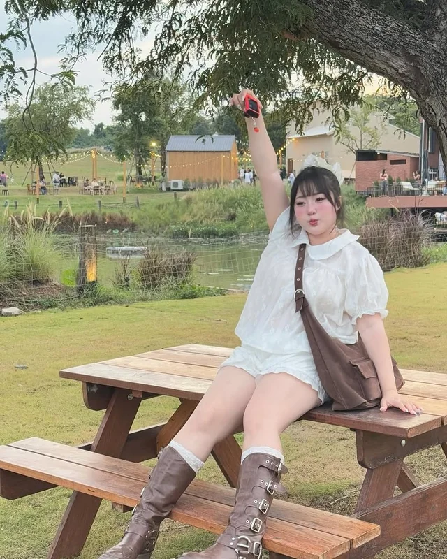 WALARAT SET เสื้อลูกไม้แขนสั้นและกางเกงขาสั้น สาวอวบ thumbnail 2