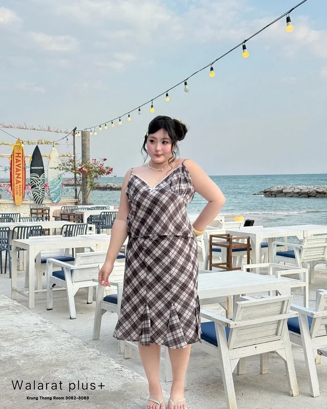 Walara Plus เดรสลายตารางโทนสุภาพ thumbnail 3