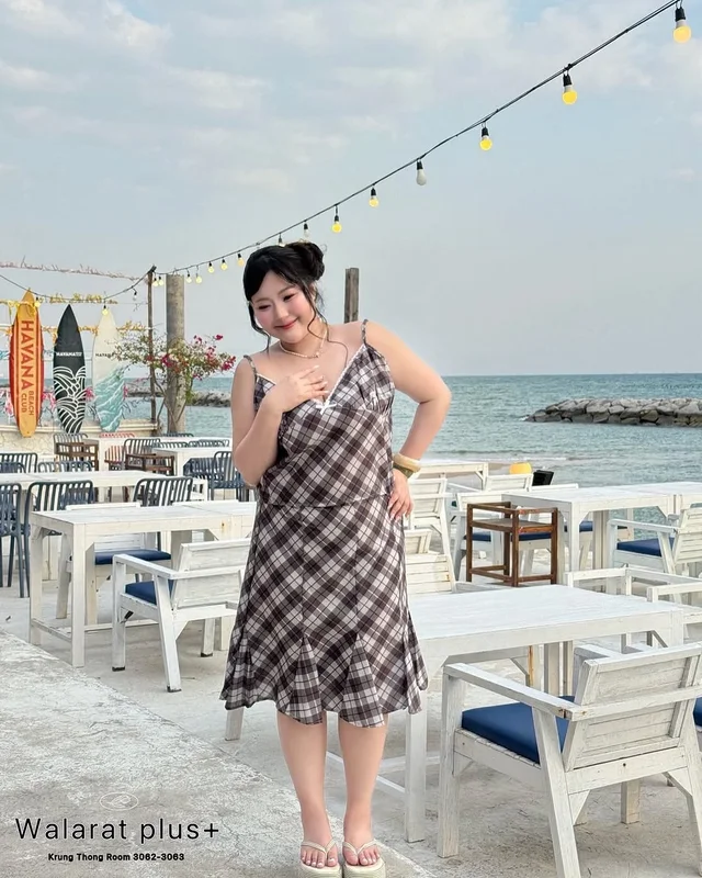 Walara Plus เดรสลายตารางโทนสุภาพ thumbnail 5