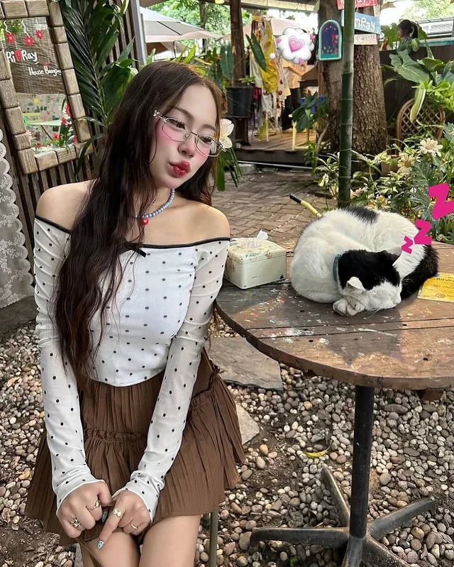 เซ็ต SOOOOLY STYLE เสื้อแขนยาว กระโปรงสั้น thumbnail 5
