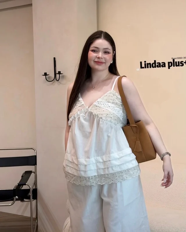 ชุดเซ็ต Linda Plus เสื้อสายเดี่ยวลูกไม้ กางเกงขายาว thumbnail 4