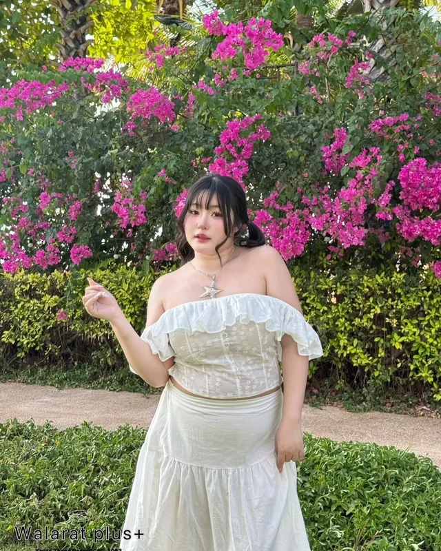 Walarat Plus ชุดเดรสปาดไหล่ยาวสีขาว thumbnail 7