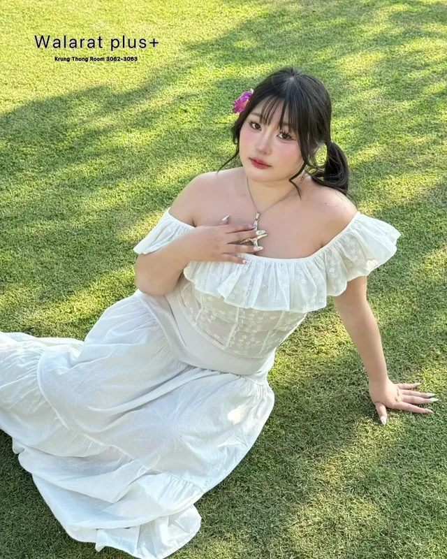Walarat Plus ชุดเดรสปาดไหล่ยาวสีขาว thumbnail 6
