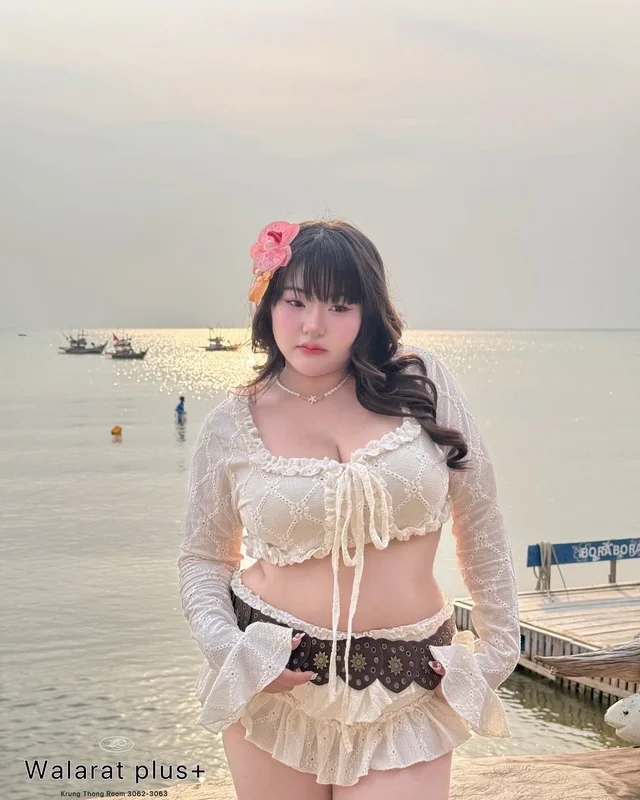 WALARAT PLUS ชุดเซ็ตระบายบราท็อปและกางเกงกระโปรง Plus Size thumbnail 3