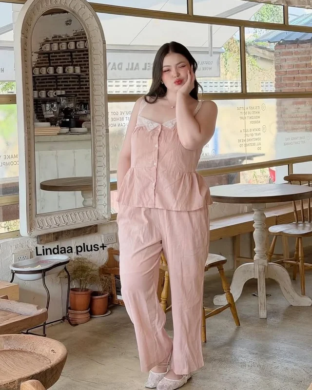 ชุดเซ็ตเสื้อสายเดี่ยวและกางเกงขายาว LINDA PLUS thumbnail 2