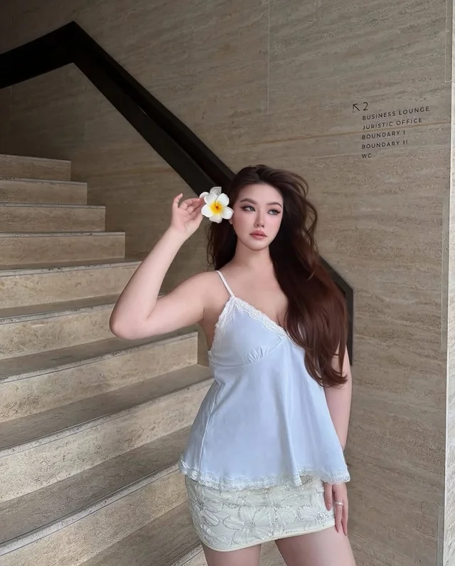 Veeraya Brand เดรสสายเดี่ยวลูกไม้สีฟ้าอ่อน Size อก 36 43 thumbnail 2
